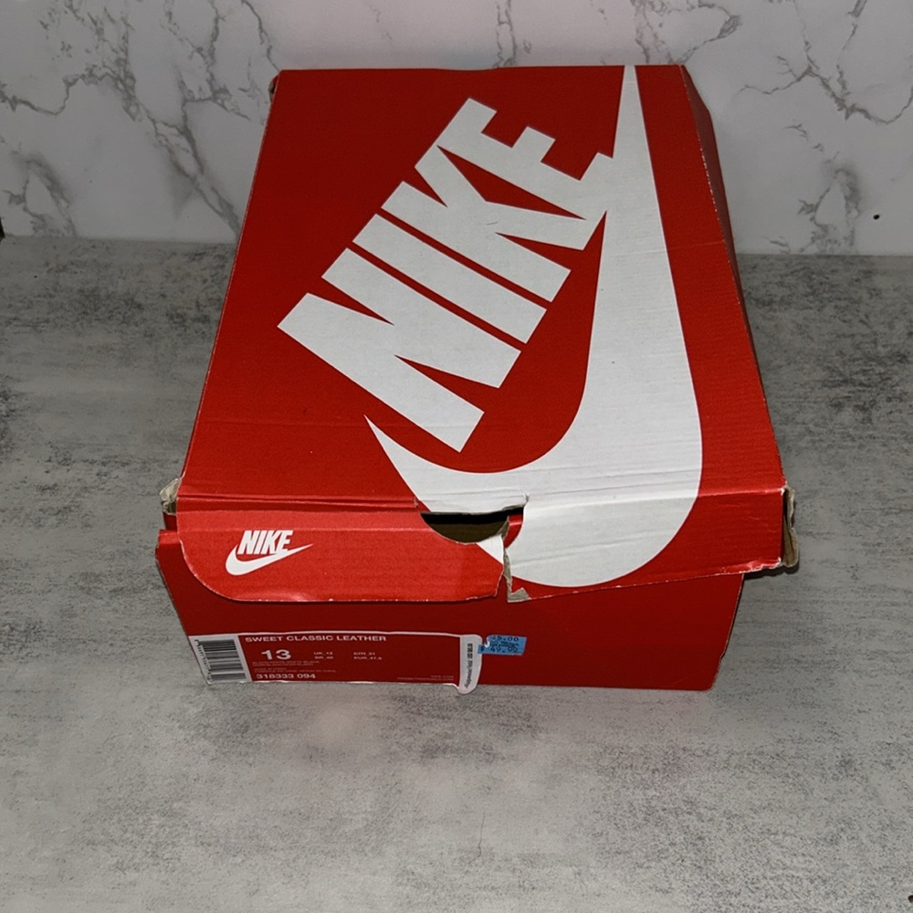 MENS Black and White Suede Nike - Picture 12 of 12